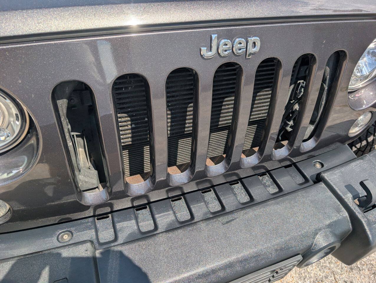 Used 2017 Jeep Wrangler Unlimited Sport w/ Connectivity Group AWD/4WD image 10