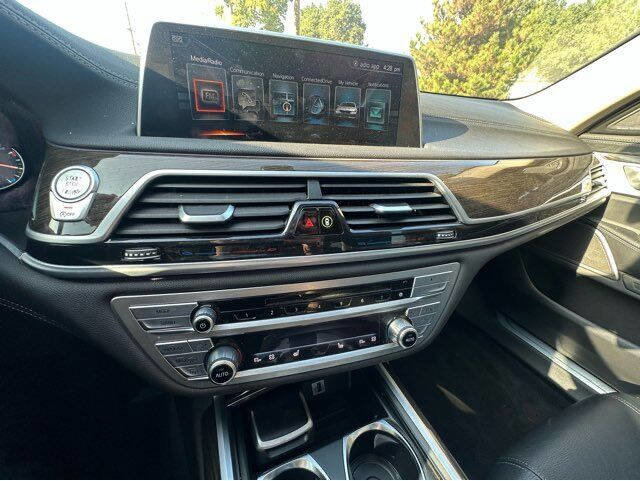 Used 2017 BMW 740i image 16