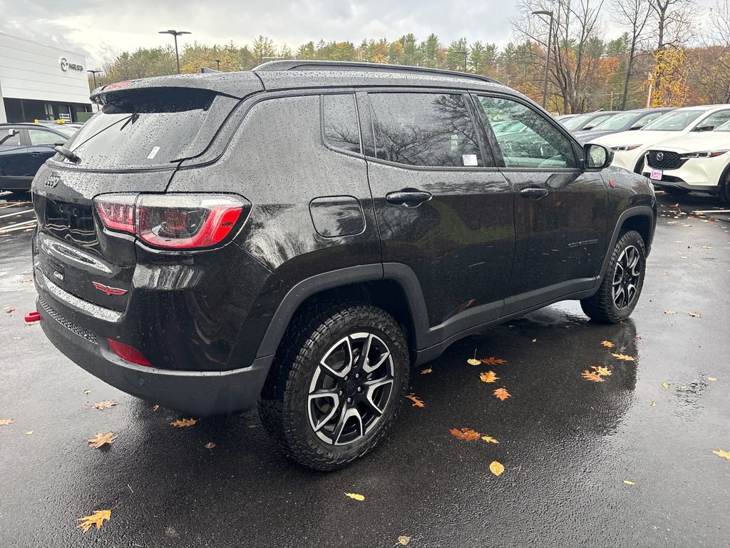 Used 2024 Jeep Compass Trailhawk image 5