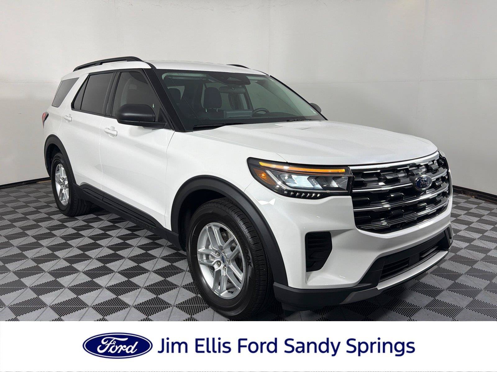 Used 2026 Ford Explorer Active RWD image 1