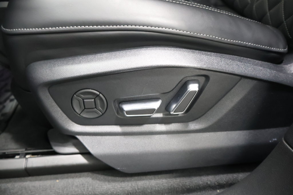 Used 2024 Audi SQ8 Prestige w/ Prestige Package AWD/4WD image 14