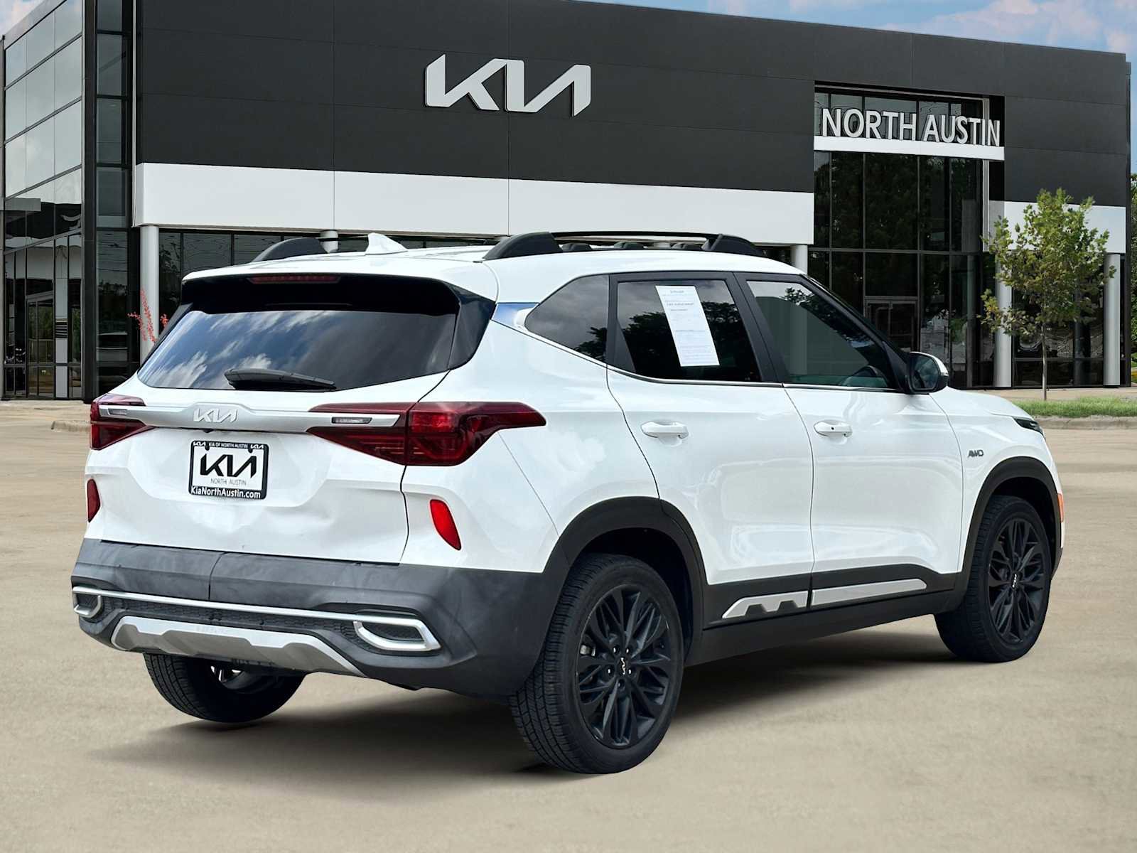 Certified 2022 Kia Seltos Nightfall Edition AWD/4WD image 5