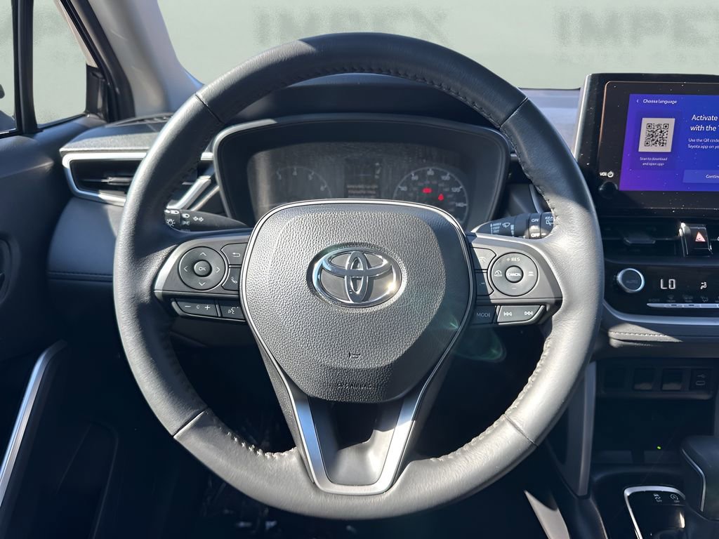 Used 2024 Toyota Corolla Cross LE image 12