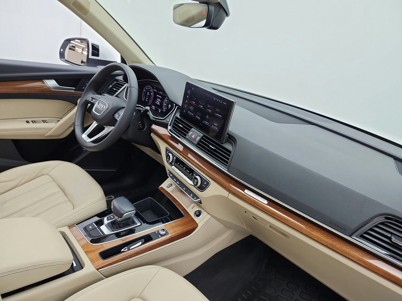 Used 2021 Audi Q5 2.0T Premium Plus w/ Premium Plus Package AWD/4WD image 19