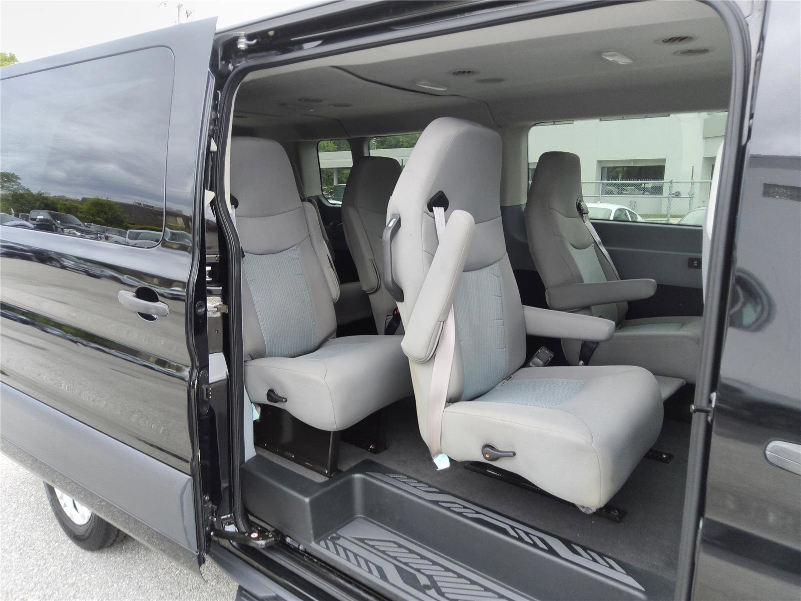 Used 2018 Ford Transit 350 XLT RWD image 17