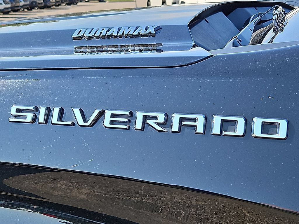 Used 2023 Chevrolet Silverado 1500 LTZ AWD/4WD image 32