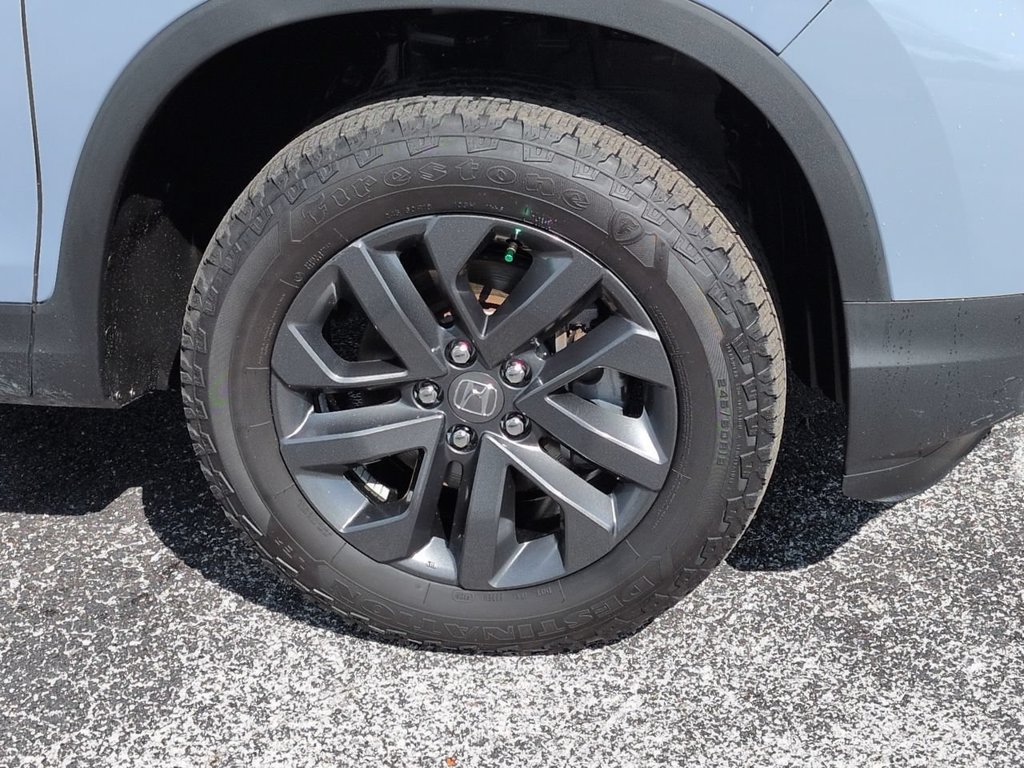 Used 2025 Honda Ridgeline Sport image 11