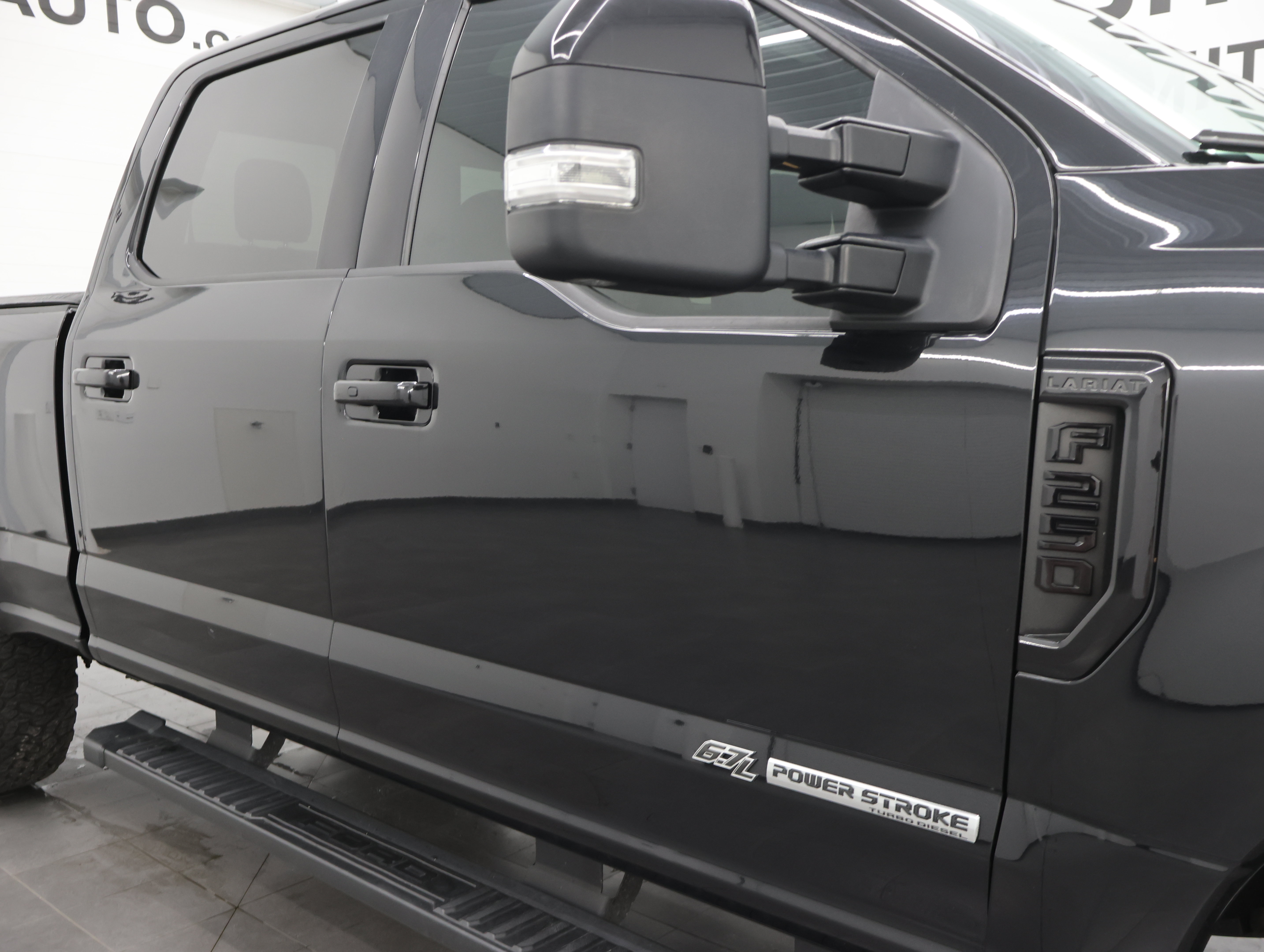 Used 2022 Ford F250 Lariat w/ Black Appearance Package AWD/4WD image 25