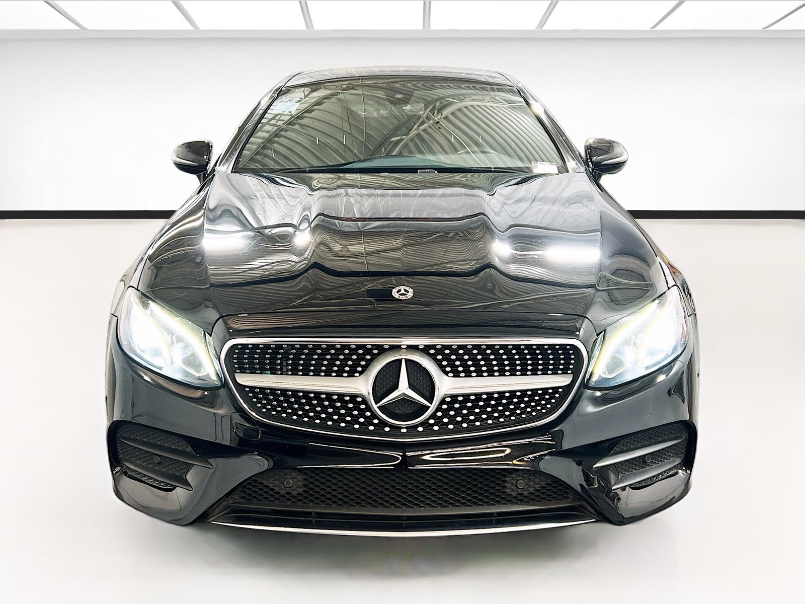 Used 2018 Mercedes-Benz E 400 4MATIC Coupe image 2
