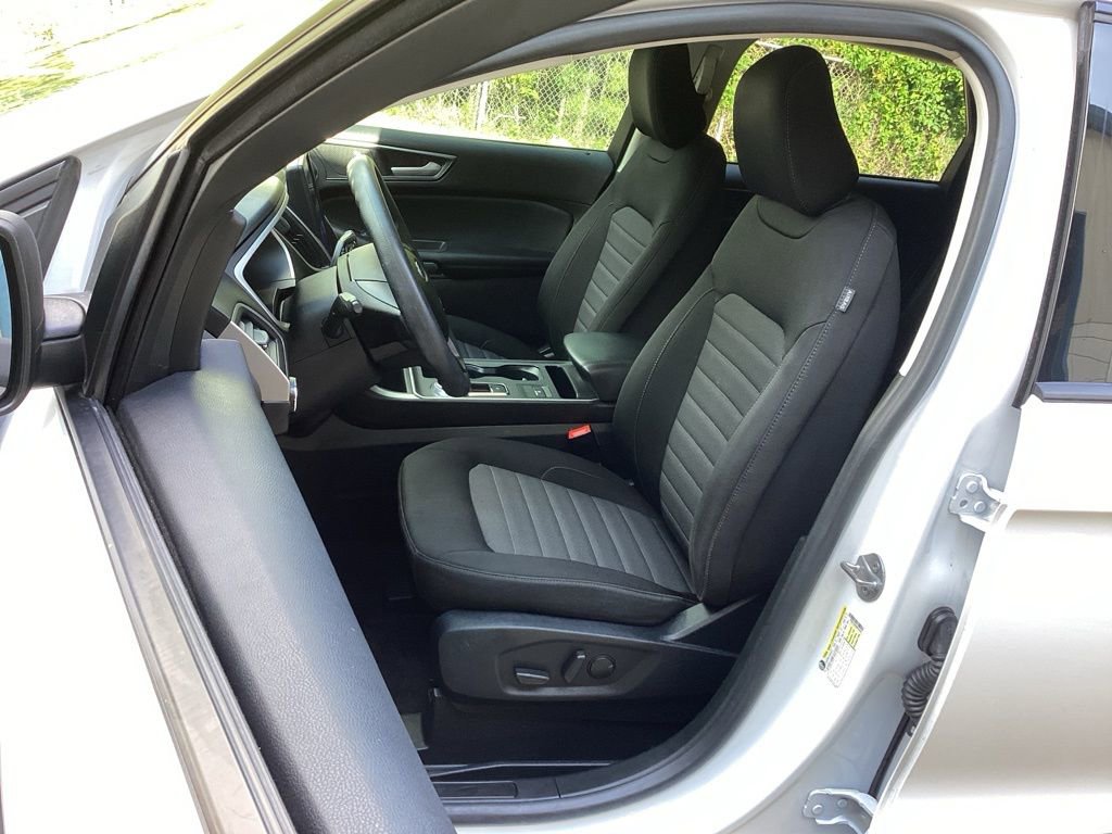 Used 2021 Ford Edge SE FWD image 24