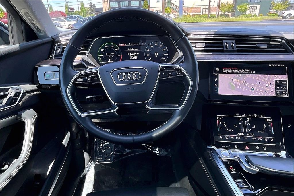 Used 2019 Audi e-tron Prestige w/ Prestige Package AWD/4WD image 7