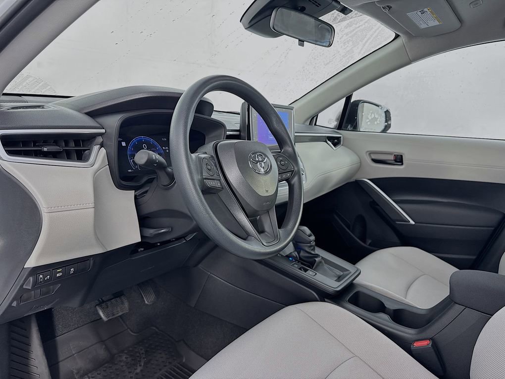 Used 2026 Toyota Corolla Cross L image 12