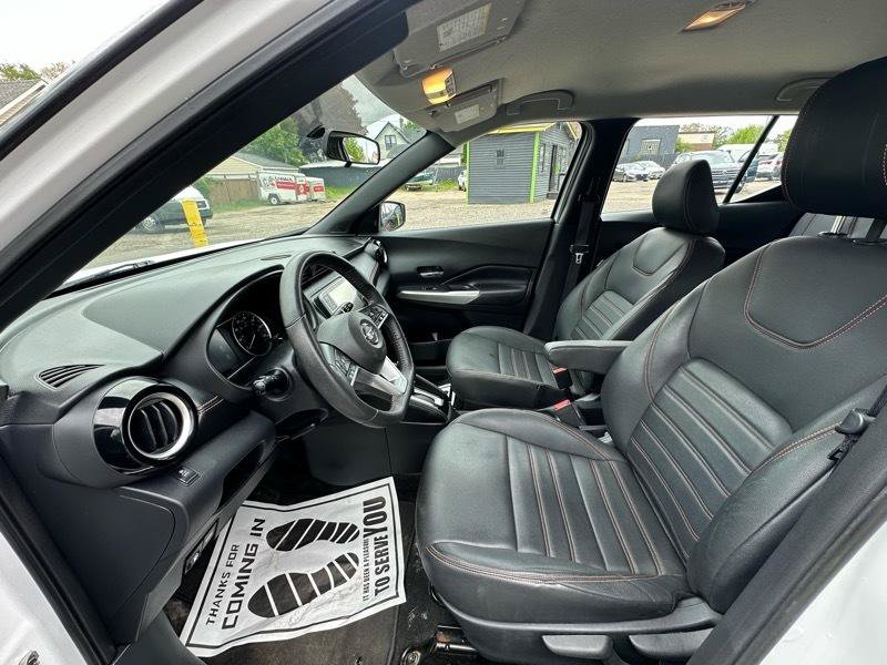 Used 2019 Nissan Kicks SR w/ SR Premium Package FWD image 10