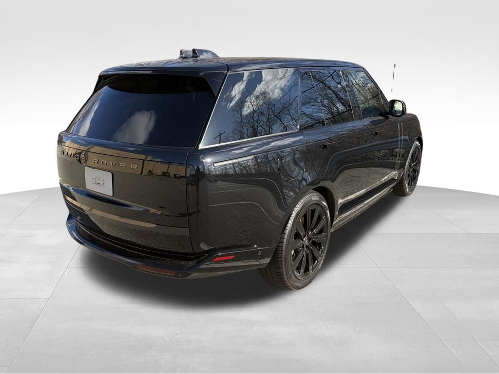 New 2025 Land Rover Range Rover SE image 8
