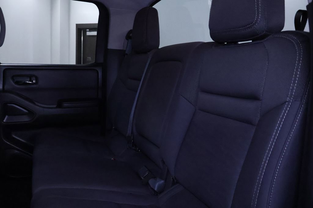 Used 2023 Nissan Frontier SV image 14