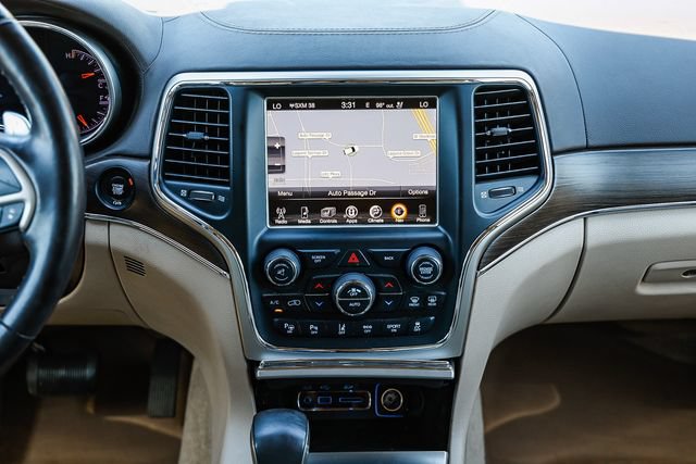 Used 2017 Jeep Grand Cherokee Overland w/ Jeep Active Safety Group AWD/4WD image 13