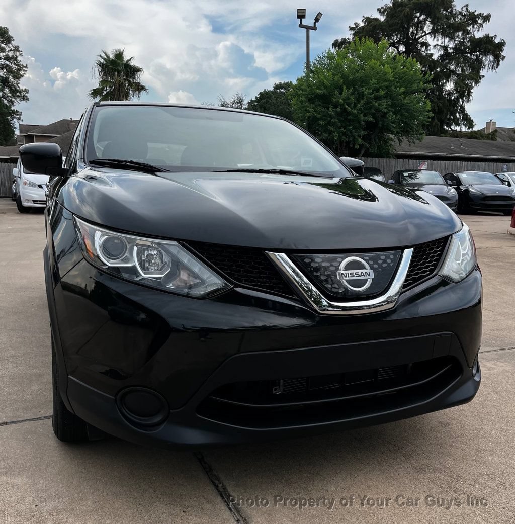 Used 2018 Nissan Rogue Sport S w/ S Appearance Package AWD/4WD image 3
