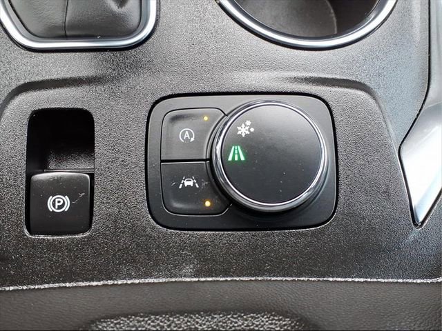 Used 2023 Chevrolet Traverse LT image 22