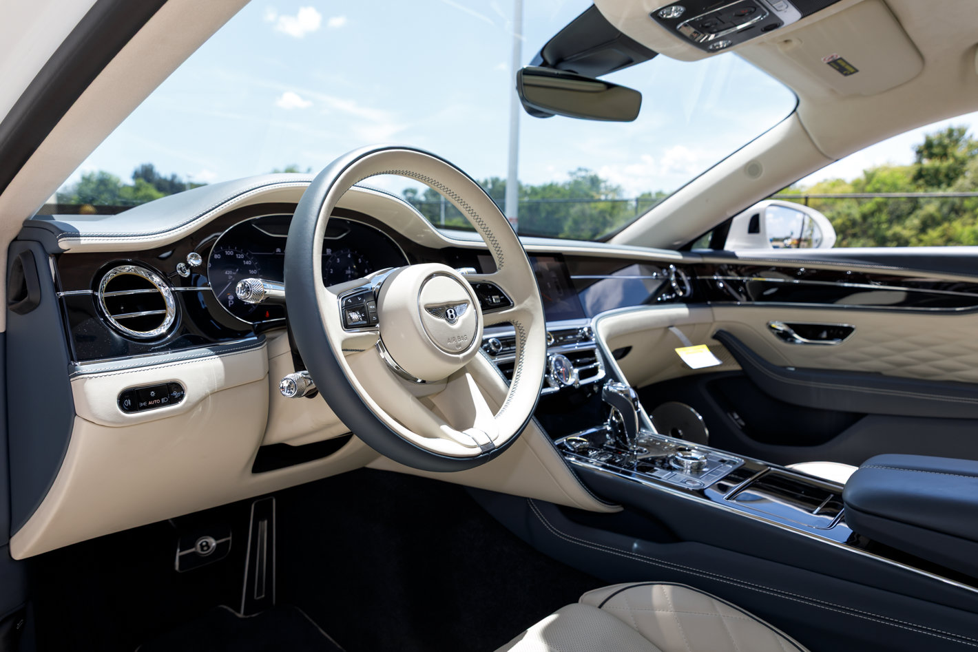 Certified 2024 Bentley Flying Spur W12 AWD/4WD image 15