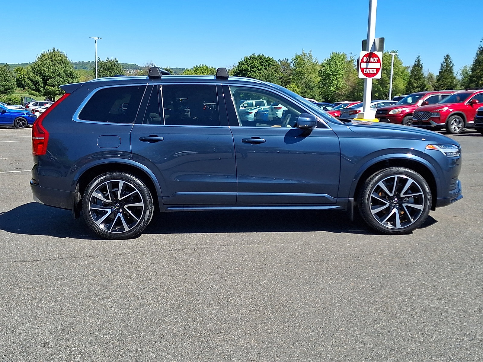 Used 2022 Volvo XC90 T6 Momentum w/ Advanced Package AWD/4WD image 7