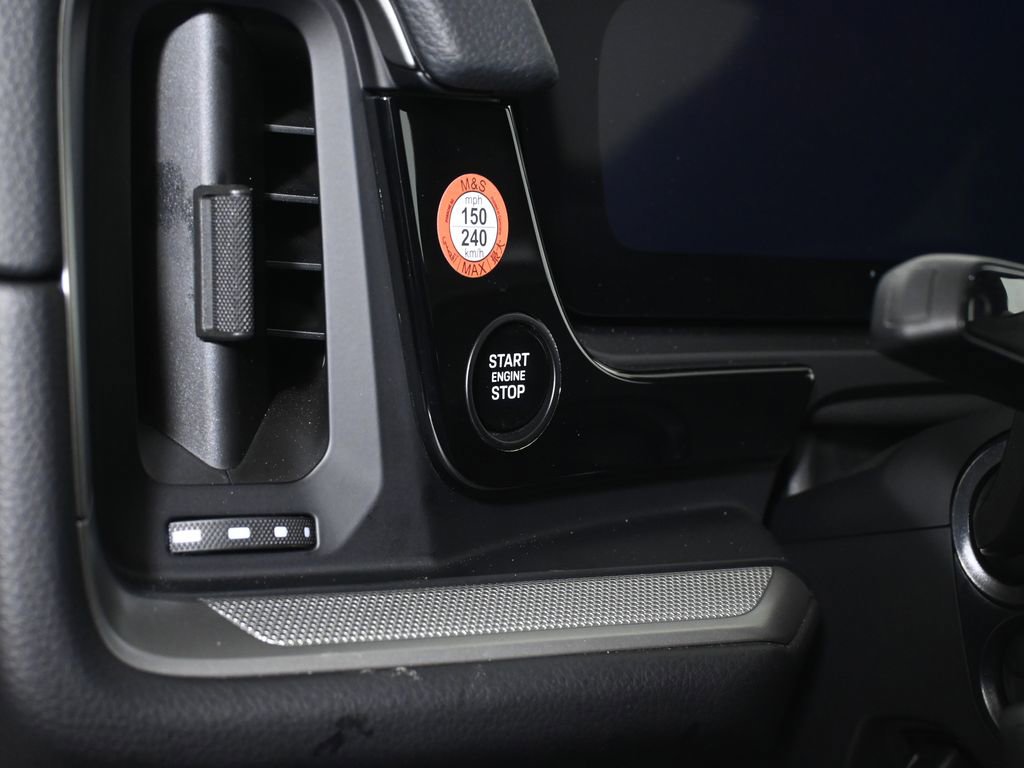 Used 2025 Porsche Cayenne image 28