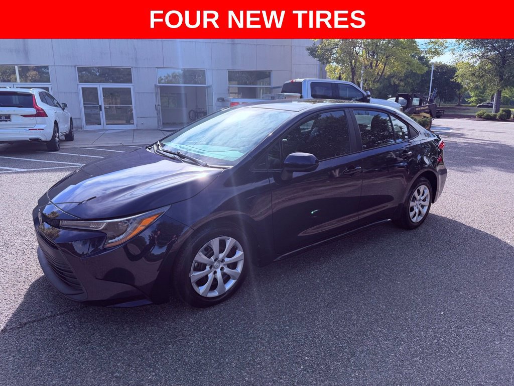 Used 2023 Toyota Corolla LE FWD image 3