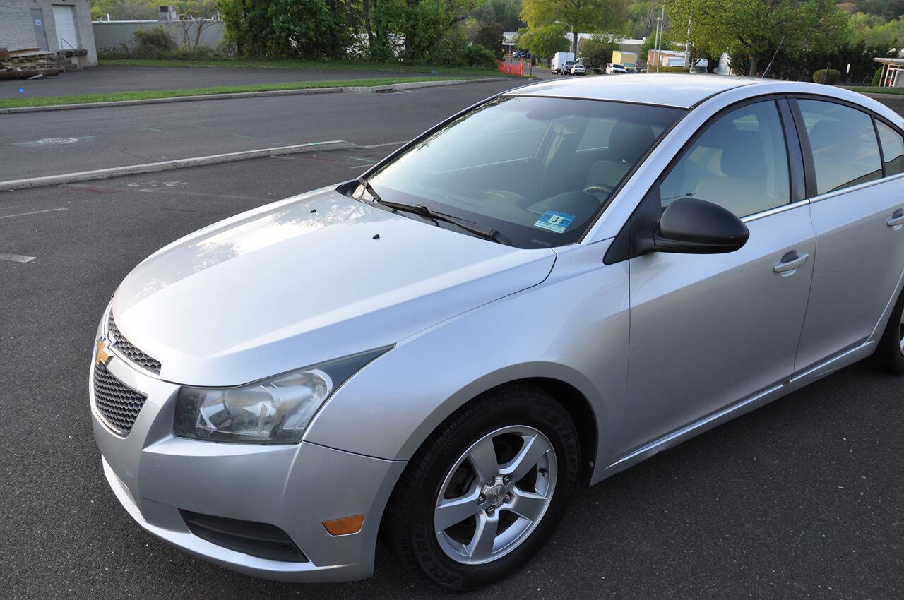Used 2012 Chevrolet Cruze LS w/ Connectivity Package FWD image 3