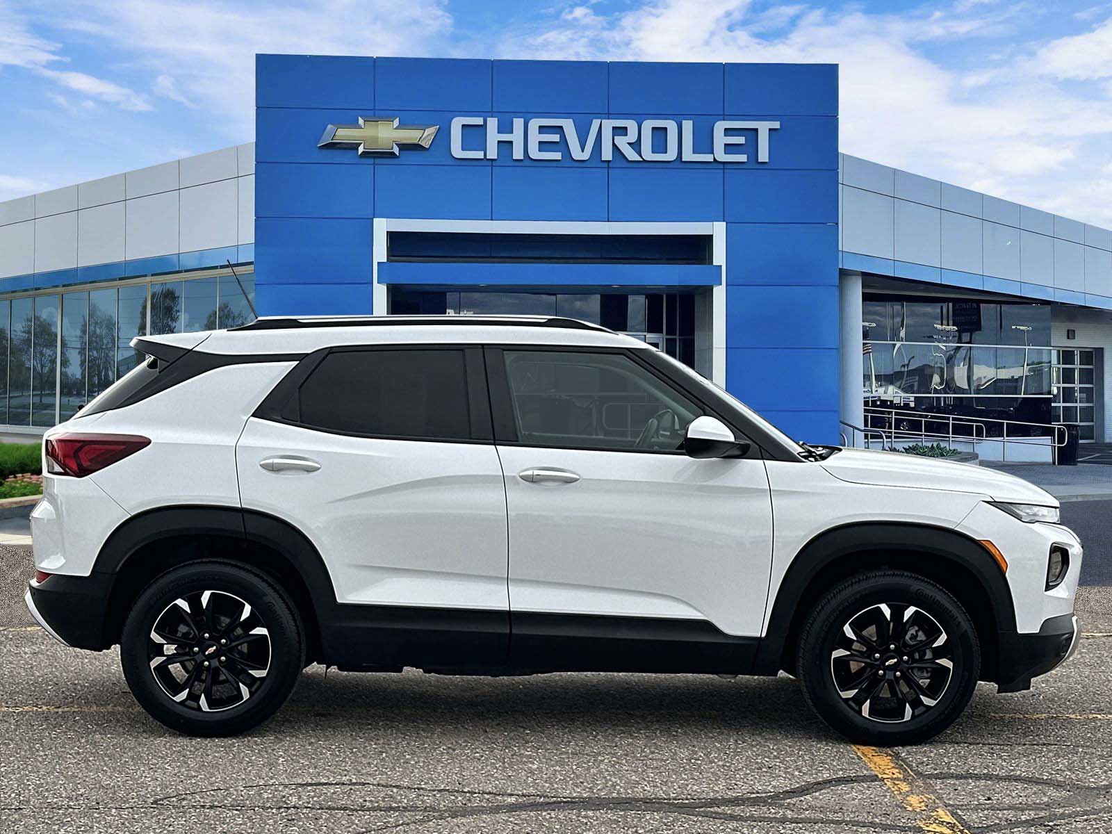 Certified 2023 Chevrolet TrailBlazer LT w/ Convenience Package image 5