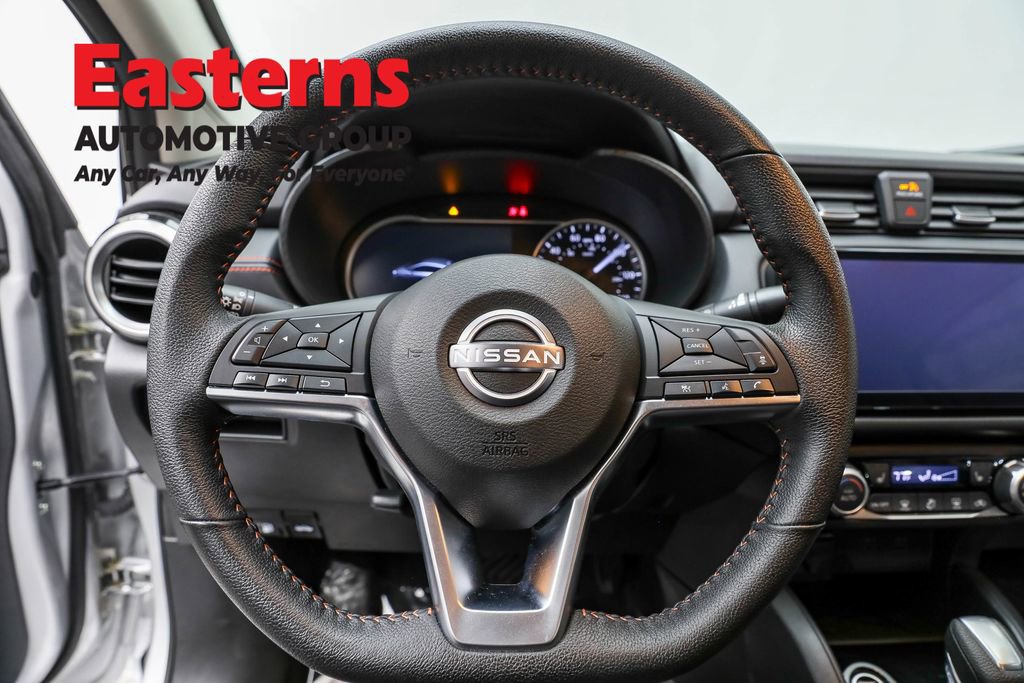 Used 2025 Nissan Versa SR w/ Trunk Package image 10