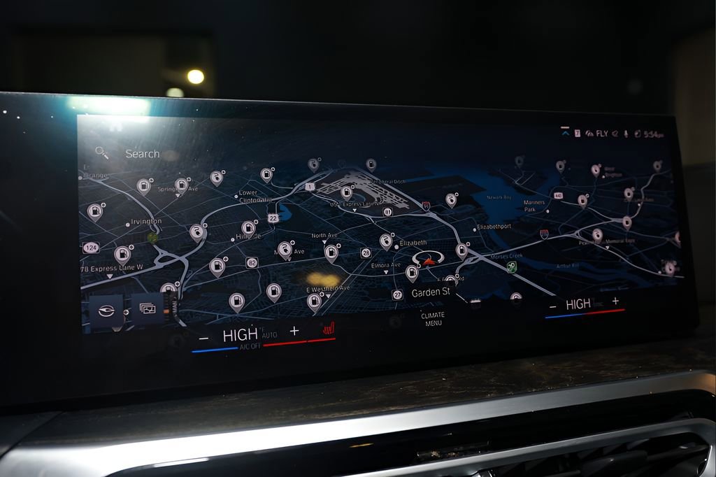 Used 2023 BMW 330e xDrive w/ Premium Package image 40