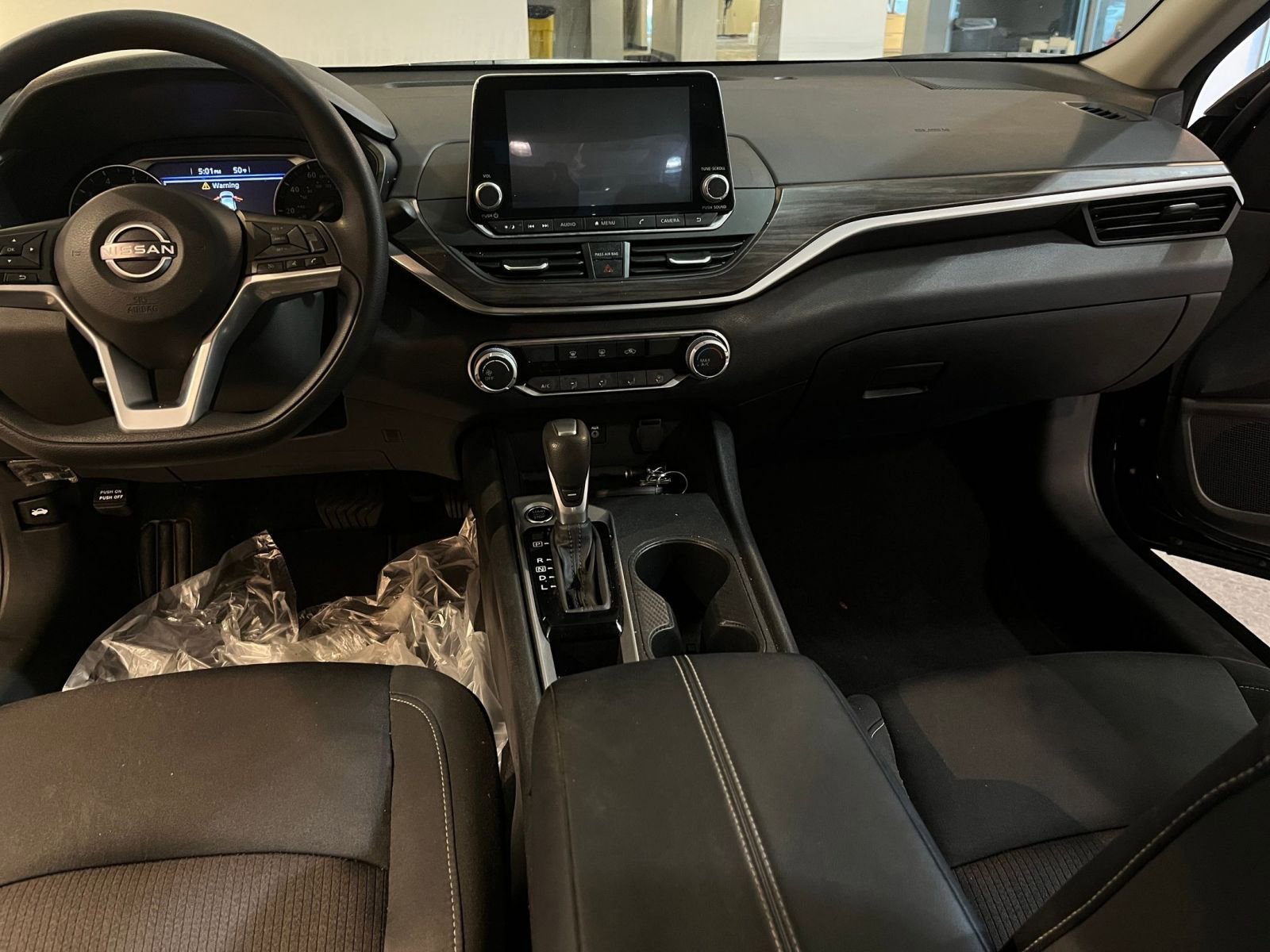 Used 2025 Nissan Altima 2.5 SV image 34