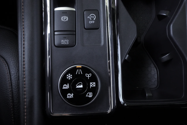 Used 2024 Nissan Pathfinder Rock Creek AWD/4WD image 18