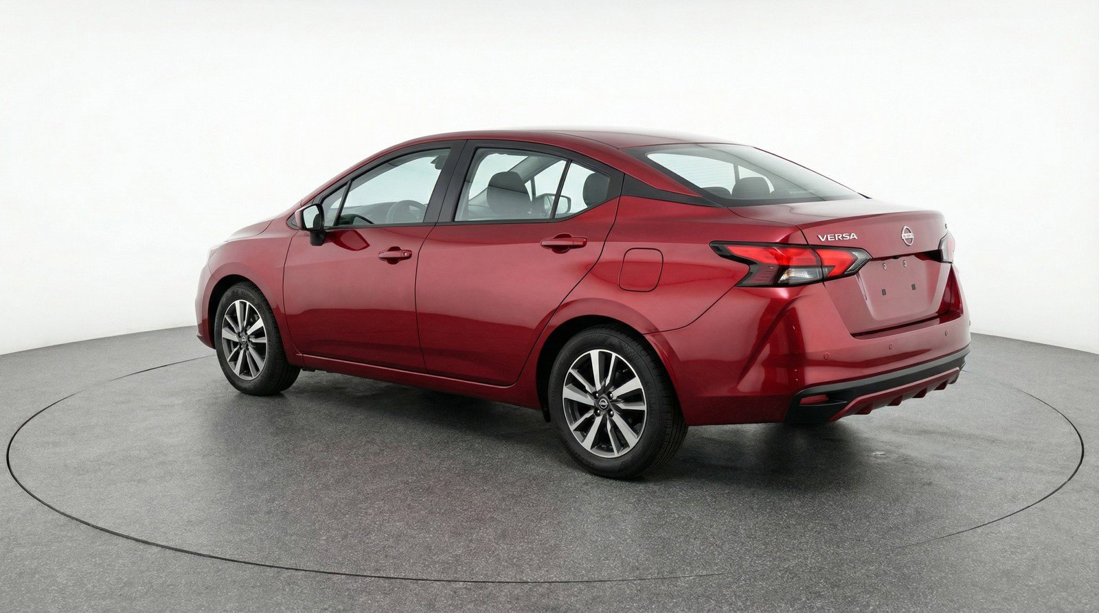 Used 2025 Nissan Versa SV image 6