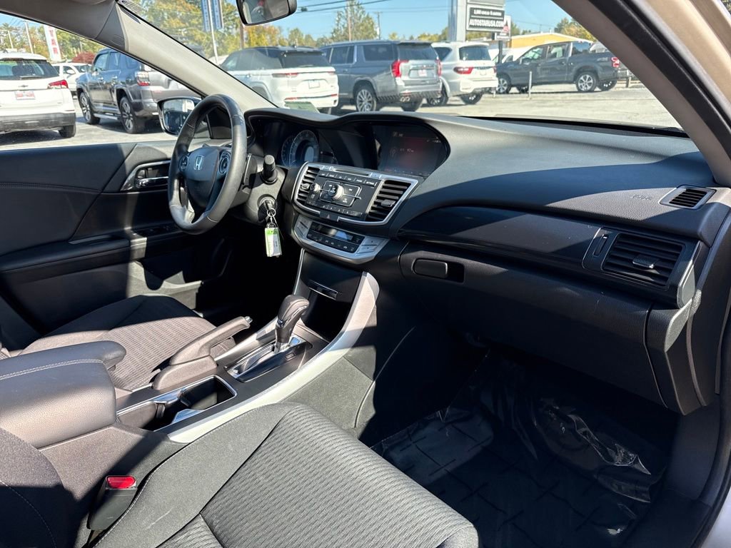 Used 2015 Honda Accord Sport image 16