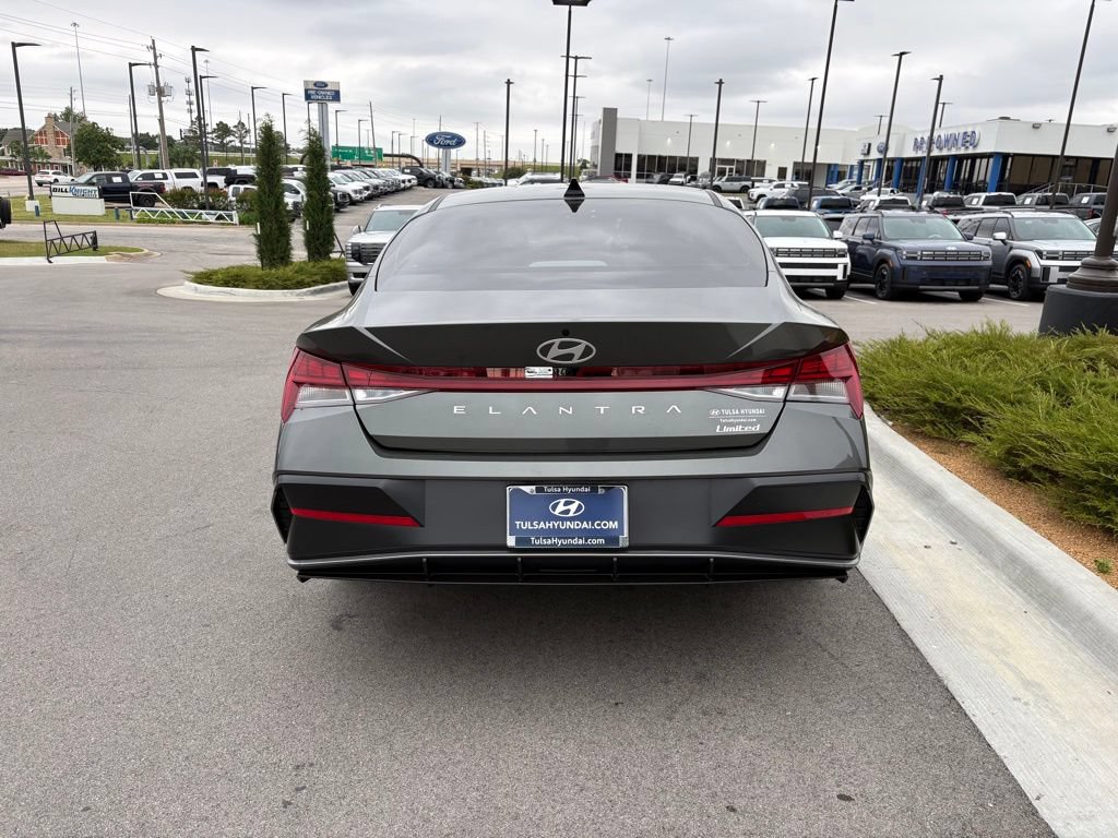 Certified 2025 Hyundai Elantra Limited FWD image 6