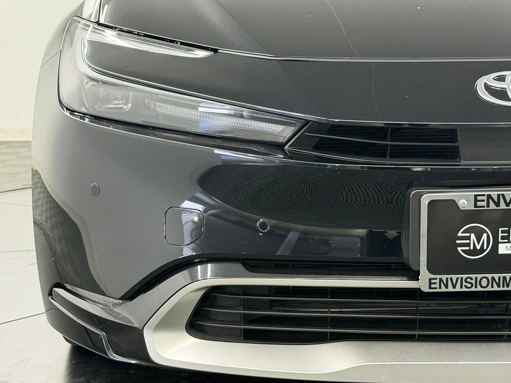 Used 2025 Toyota Prius Plug-In Hybrid FWD image 9