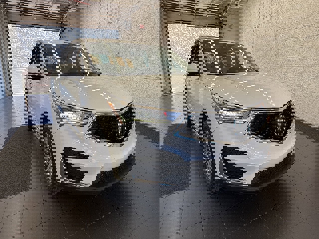 Used 2019 Acura RDX w/ Technology Package image 2