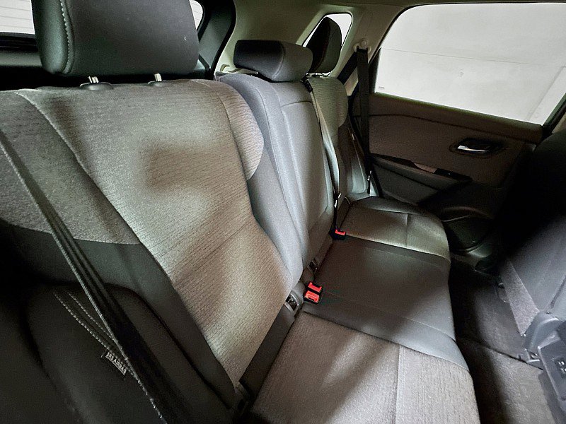 Used 2023 Nissan Rogue SV image 24