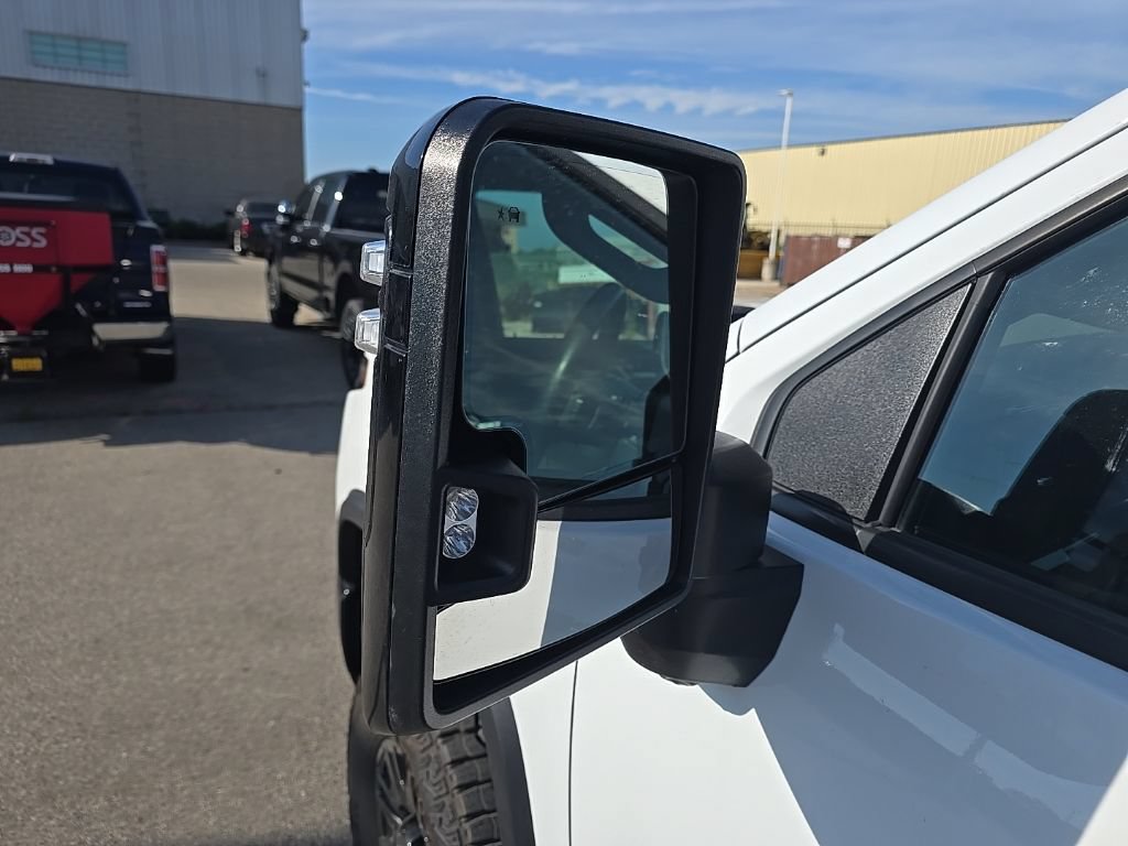 Used 2025 Chevrolet Silverado 2500 ZR2 w/ Technology Package AWD/4WD image 7