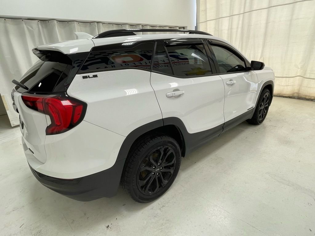 Used 2021 GMC Terrain SLE w/ Elevation Edition image 5