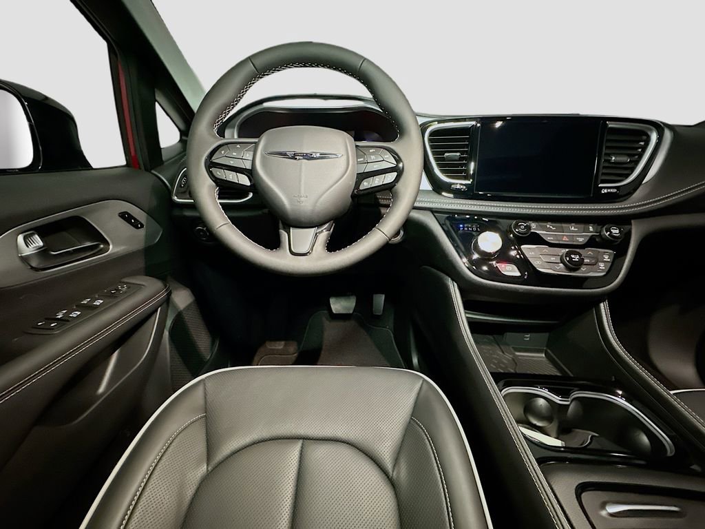 New 2026 Chrysler Pacifica Limited w/ S Appearance Package image 28