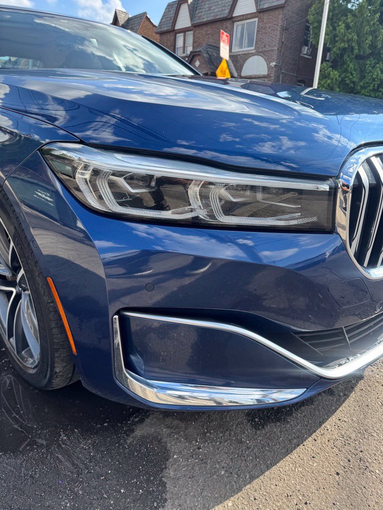 Used 2022 BMW 750i xDrive w/ Executive Package AWD/4WD image 10