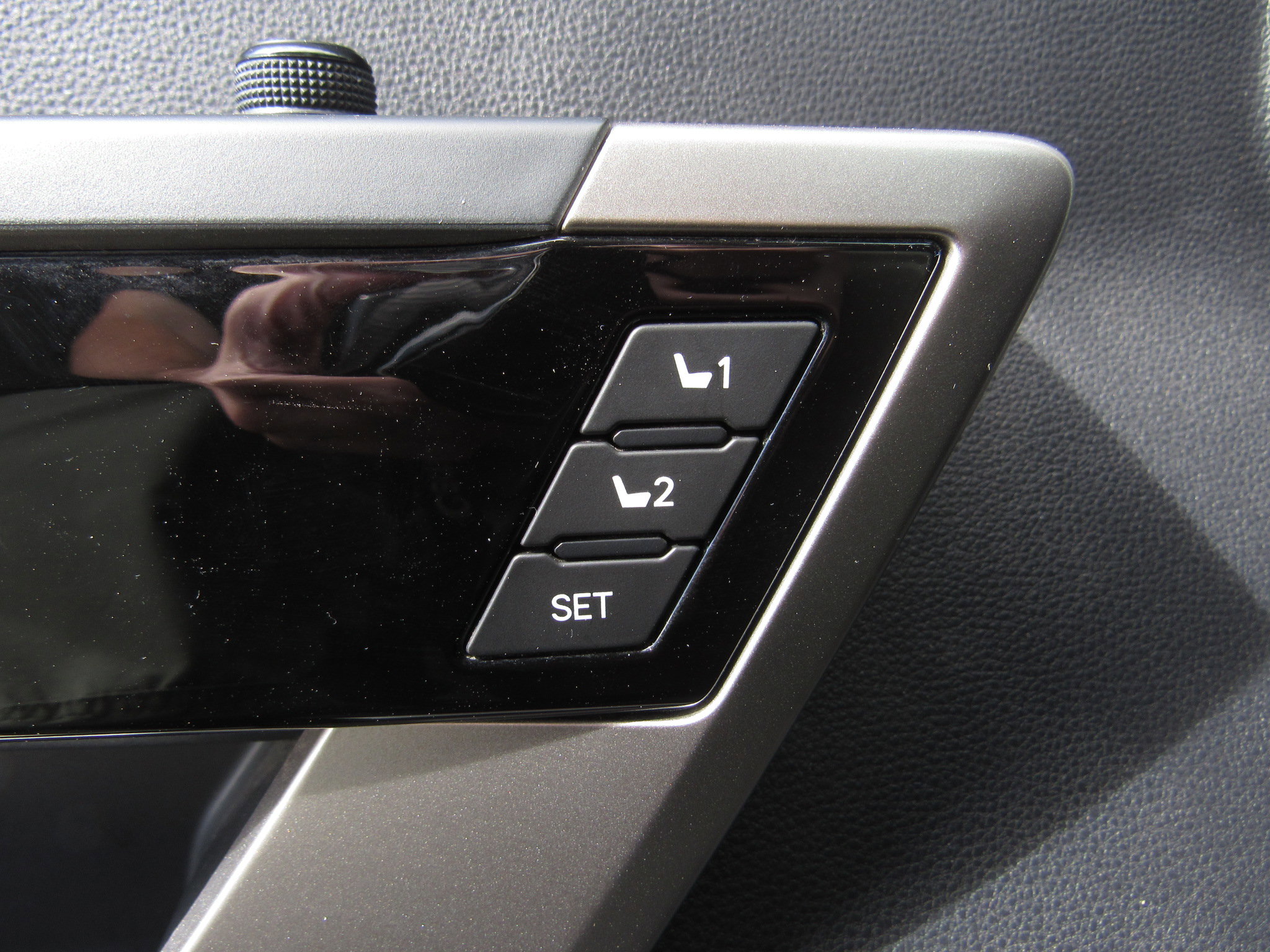 Used 2022 Toyota Tundra Limited w/ TRD Off-Road Package image 26