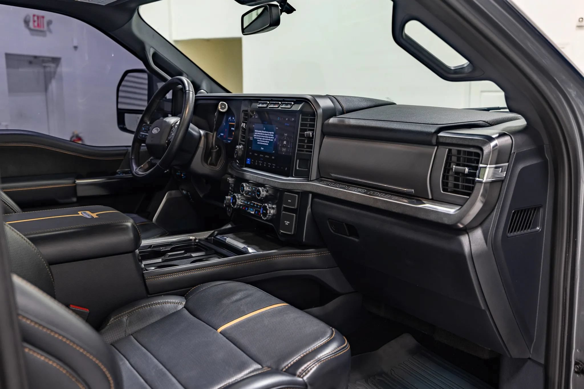 Used 2024 Ford F250 Platinum AWD/4WD image 37
