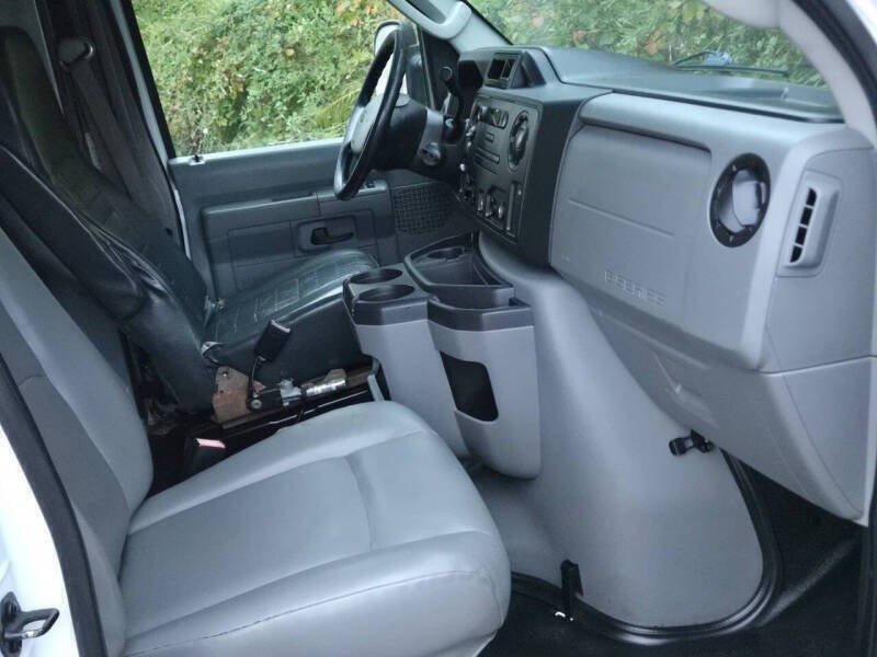 Used 2015 Ford E-350 and Econoline 350 Super Duty w/ Power Windows & Locks Group RWD image 13