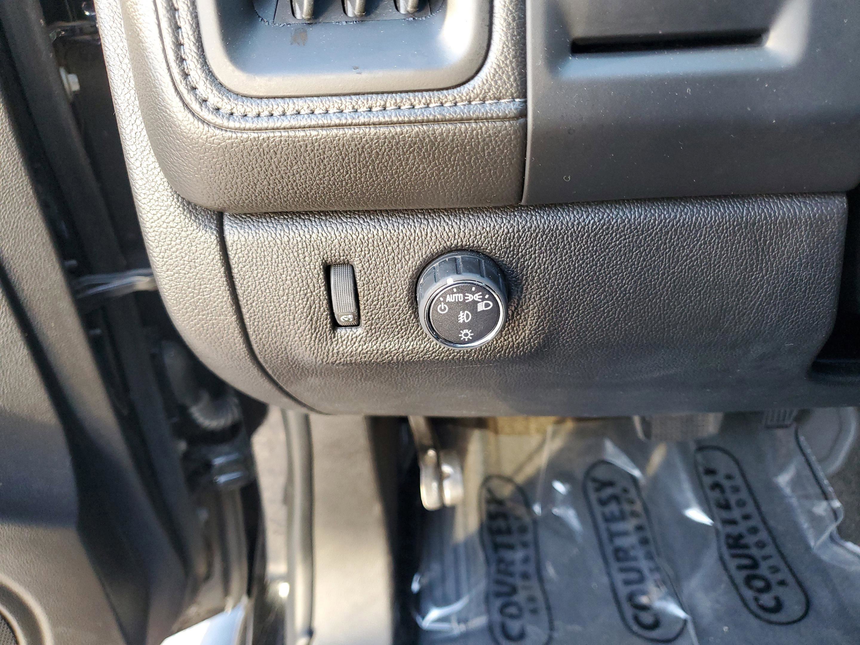 Used 2015 GMC Canyon SLE w/ SLE Convenience Package image 30