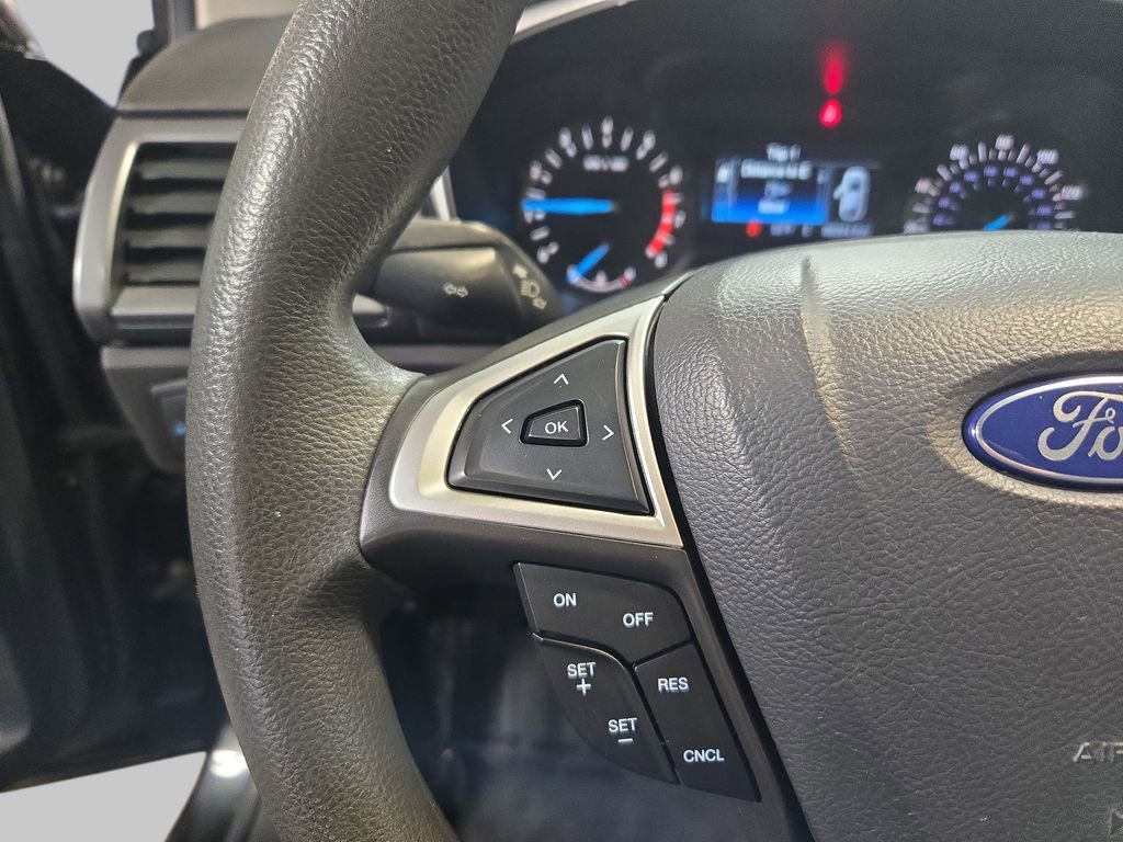 Used 2014 Ford Fusion SE image 19