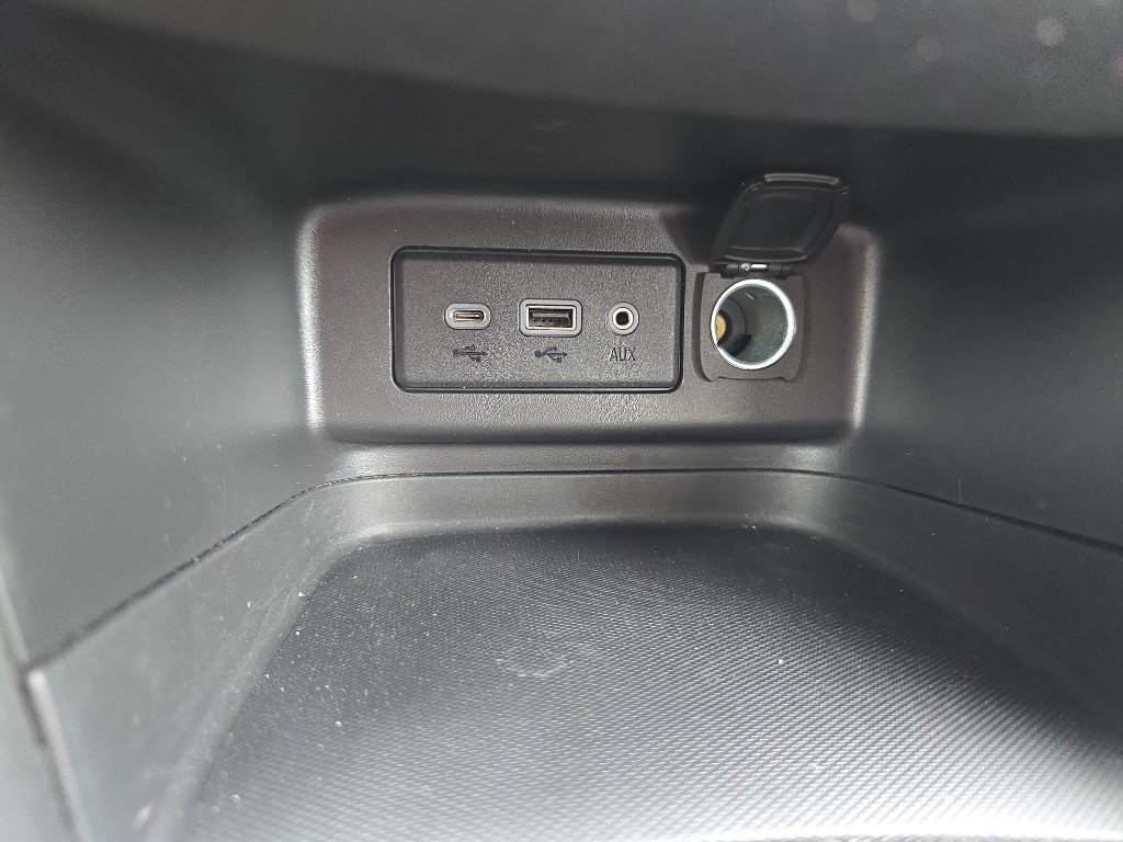 Used 2024 Chevrolet Equinox LT FWD image 27
