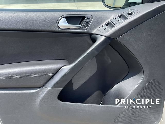 Used 2016 Volkswagen Tiguan SE FWD image 12