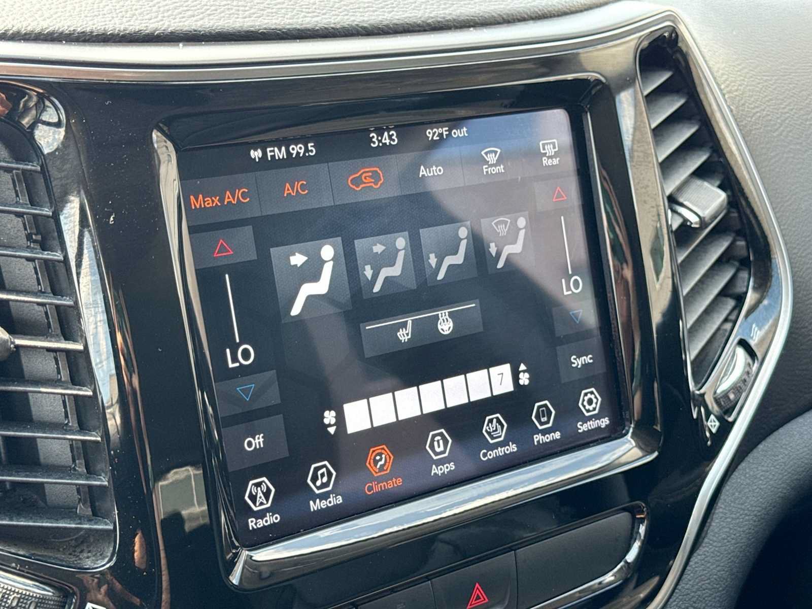 Used 2020 Jeep Cherokee Limited AWD/4WD image 27